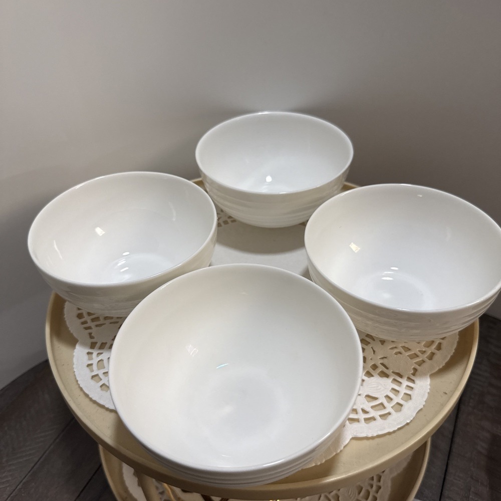 Mikasa Swirl Bone China Dessert Bowls Set 4 White 4.5" Fruit Bowls